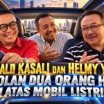 RHENALD KASALI DAN HELMY YAHYA: OBROLAN DUA ORANG HEBAT DI ATAS MOBIL LISTRIK